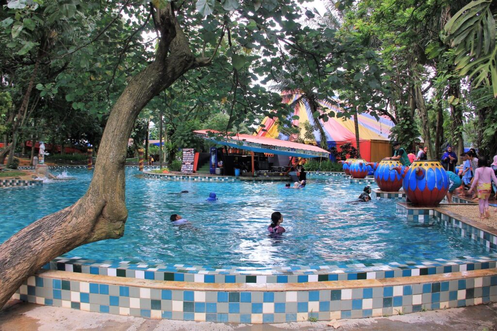 Wahana Leisure Poll - Harga Tiket Masuk The Jungle Waterpark Bogor